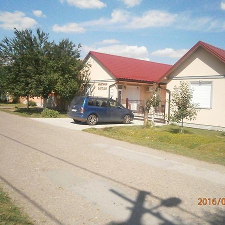 Apartments Svetlica Backi Petrovac Exterior foto